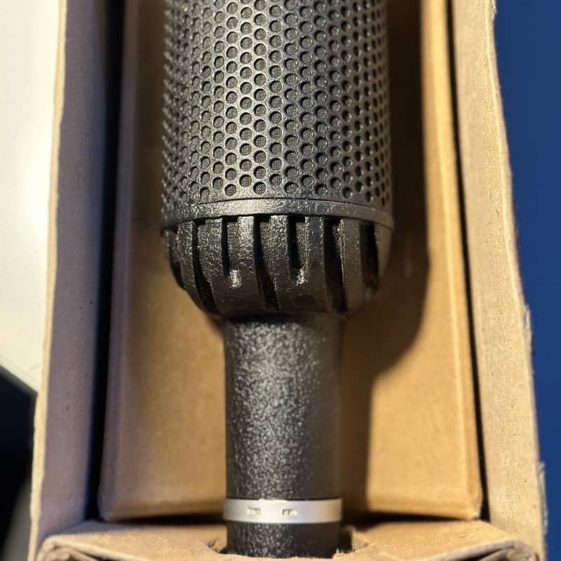 1960s STC 4033A Dual-Element Microphone Black - used Microphone      Ribbon