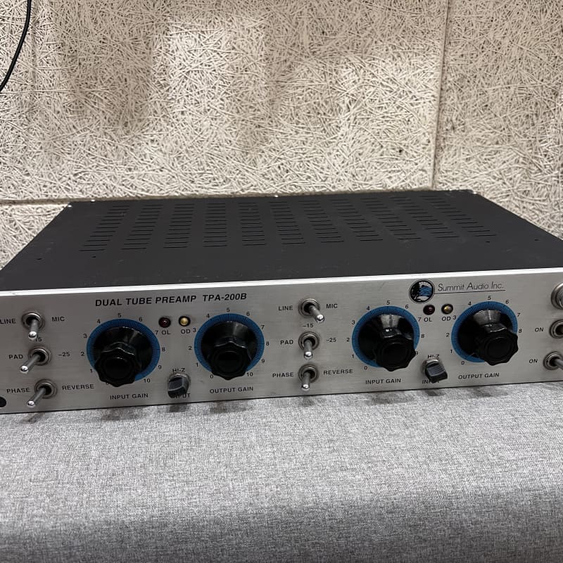 2000s Summit Audio TPA-200b Dual Tube Preamp Silver - used Microphone