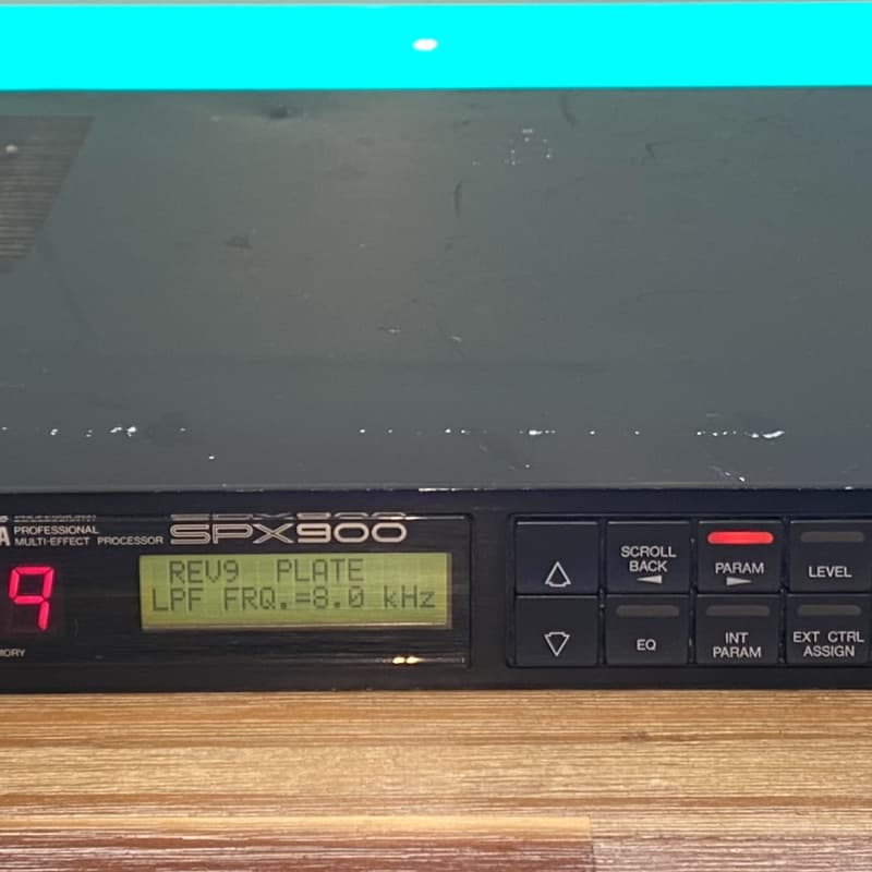 1980s Yamaha SPX900 Professional Multi-Effect Processor Black - used       Professional