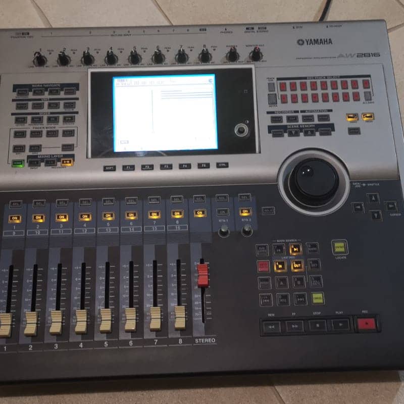 2000s Yamaha AW2816 Professional Audio Workstation 16-Track Di... - used       Professional