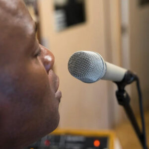 Neumann KMS 105 MT Super-Cardioid Microphone in Nickel - Image 5