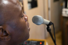 Neumann KMS 105 MT Super-Cardioid Microphone in Nickel - Image 2