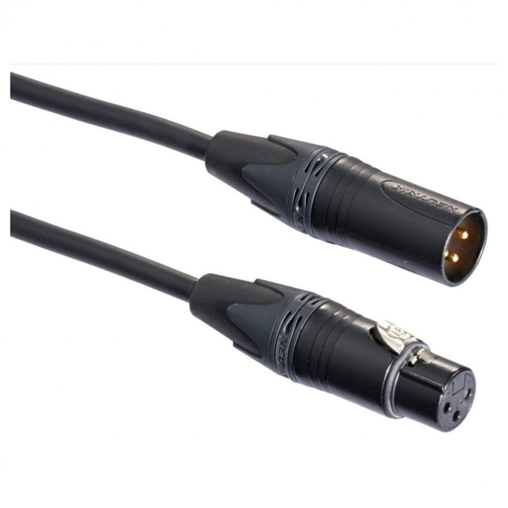 Mogami XLR (M) - XLR (F) Mic Cable 5m